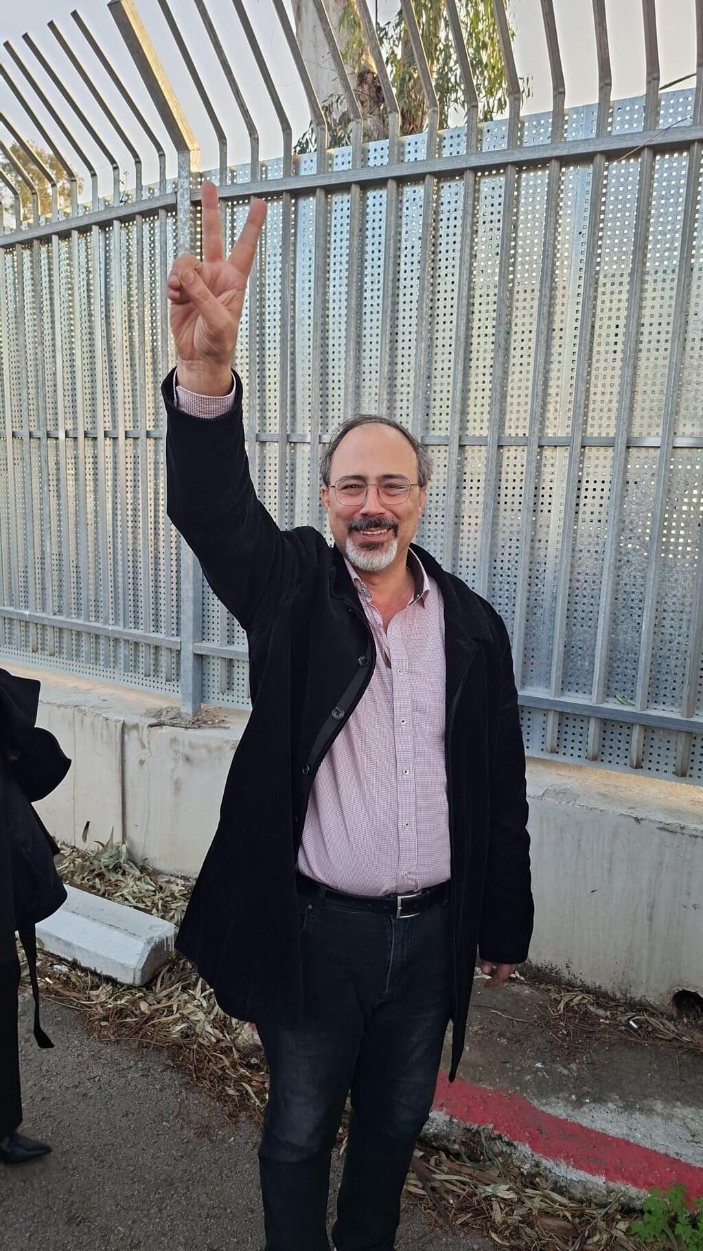 اطلاق سراح شادي شويري - صور خاصة لراديو الناس