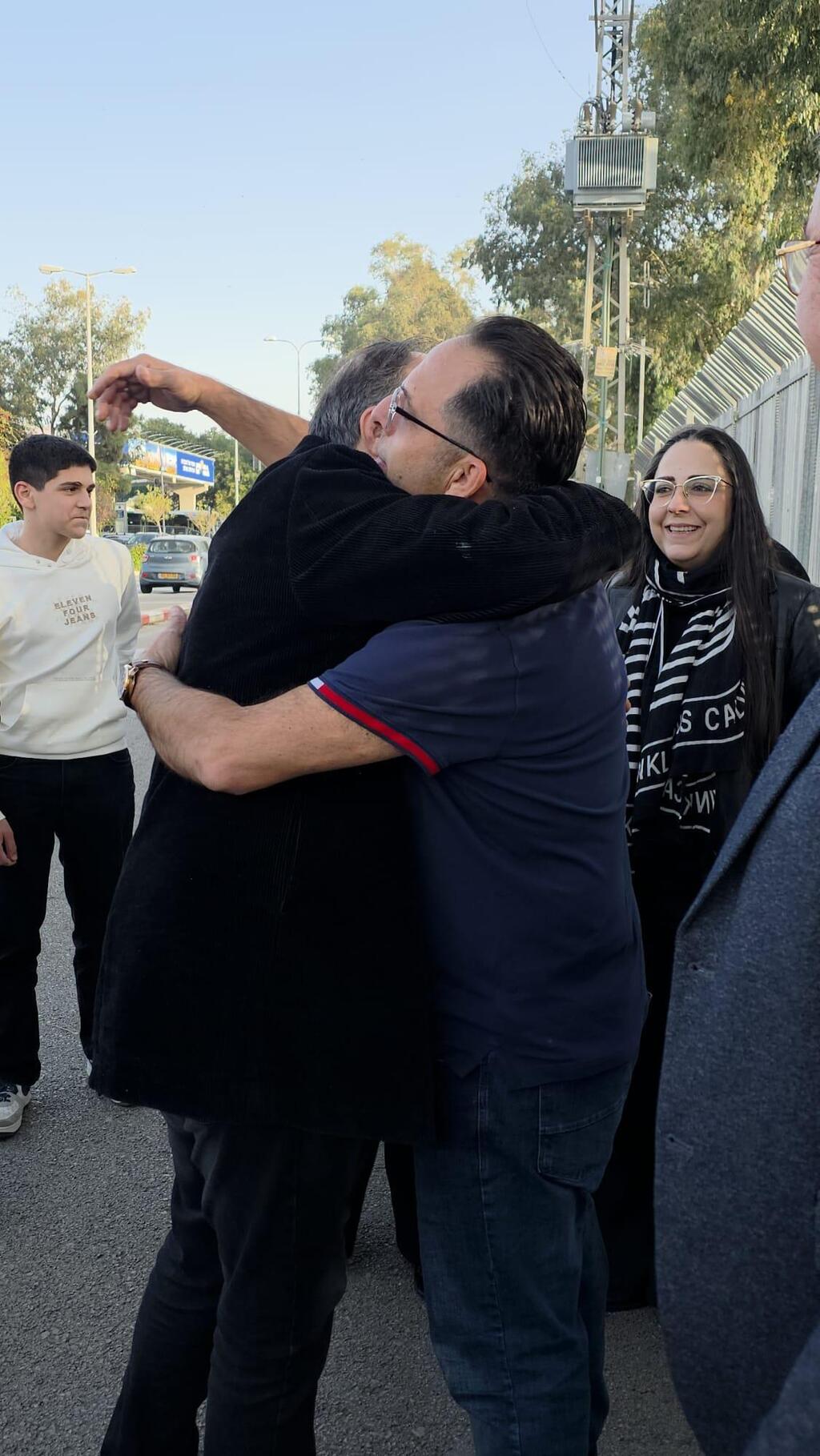 اطلاق سراح شادي شويري - صور خاصة لراديو الناس