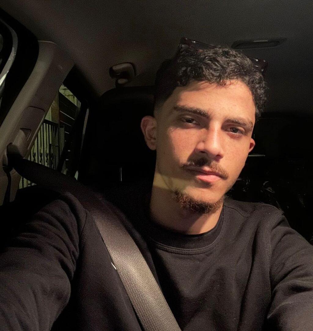 اعتداء عنصري على الشاب خليل صباح في الكريوت