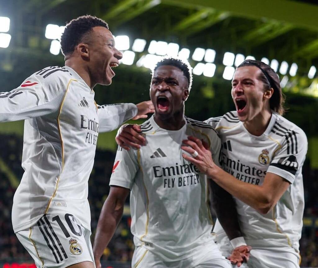 لاعبو ريال مدريد (نادي ريال مدريد) ريال مدريد يضرب فياريال خارج الديار 2-0 بثنائية مبابي ويعتلي صدارة الدوري الإسباني مؤقتًا