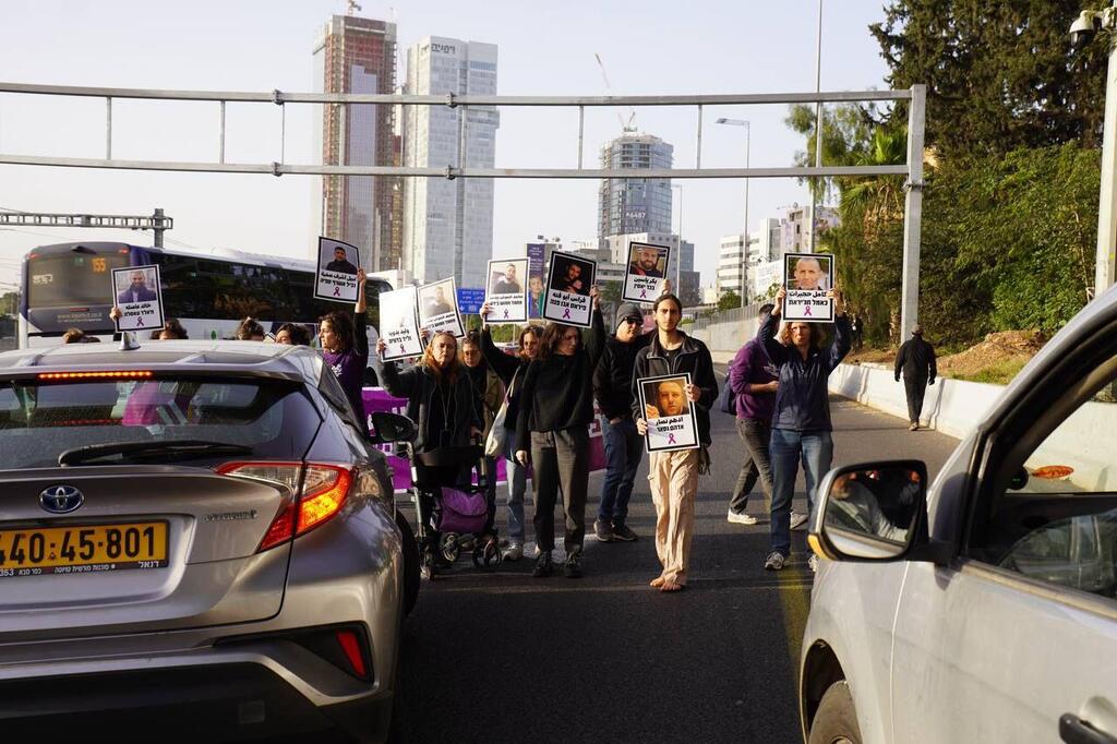 اغلاق شارع ايالون احتجاجًا على الجريمة