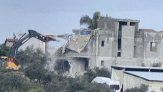 هدم بيتين في الزرازير