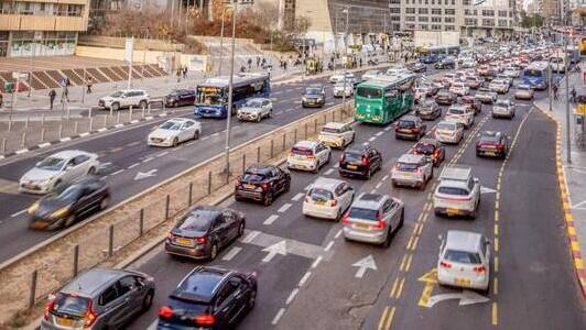 سيارات في تل أبيب