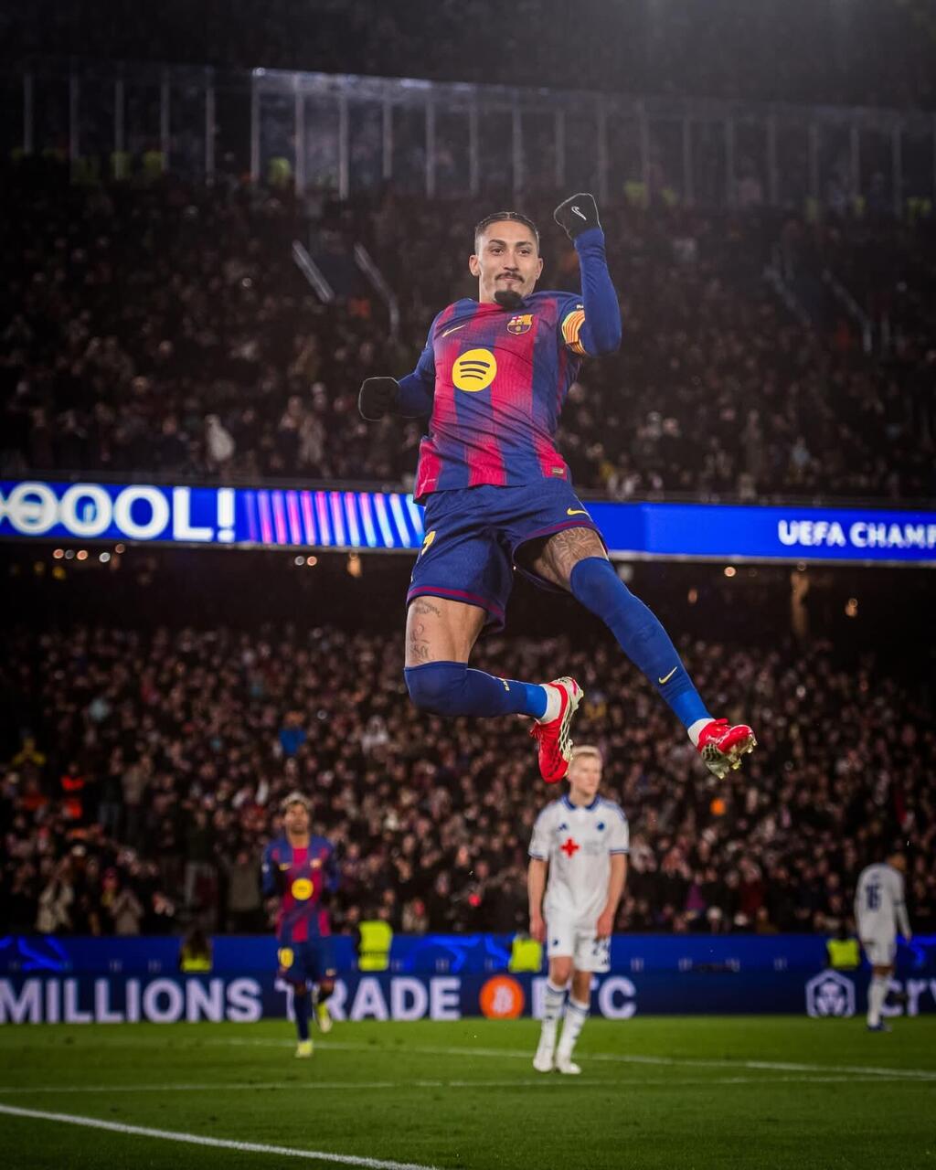 رافينيها يسجل للبارسا