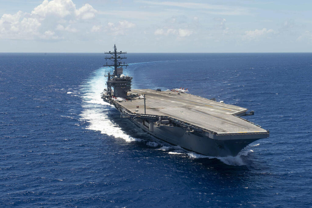 حاملة الطائرات الأمريكية