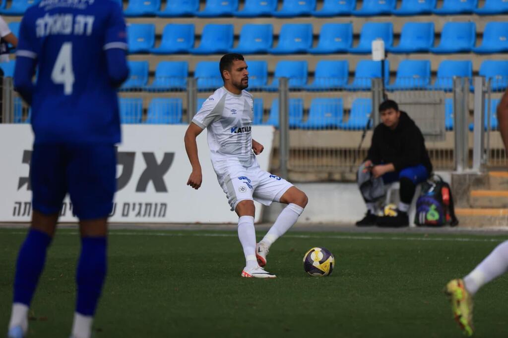 محمد خطيب يقود مكابي بيتح تكفا لانتصار كاسح 