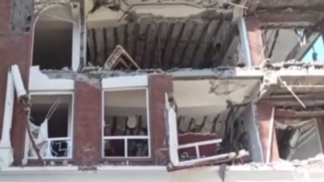 انفجار غامض في مبنى سكني بمدينة بندر عباس الإيرانية 