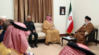 جانب من لقاء الأمير خالد بن سلمان بالمرشد علي خامنئي في طهران 