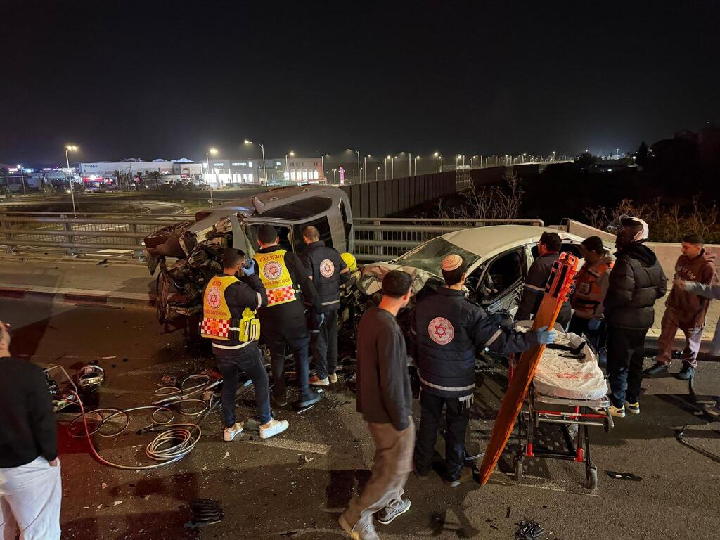 مصرع شابين بحادث طرق مروع