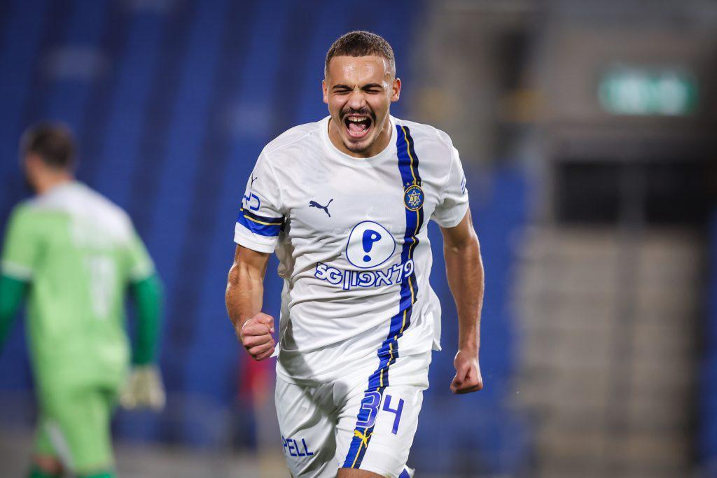 اللاعب سيد أبو فرخ