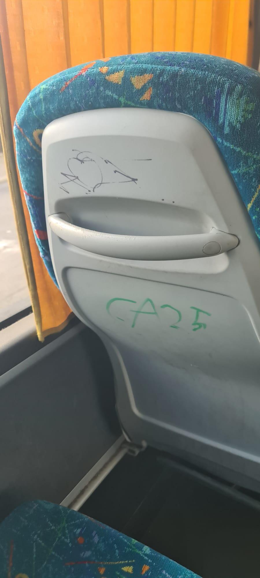 سائق حافلة عربي يتعرض لعنصرية صادمة