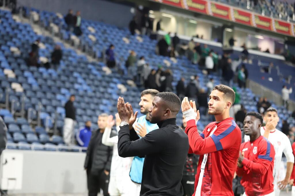 النادي الرياضي كفر قاسم يودّع كأس الدولة بعد الخسارة أمام مكابي حيفا (راديو الناس) النادي الرياضي كفر قاسم يودّع كأس الدولة بعد الخسارة أمام مكابي حيفا