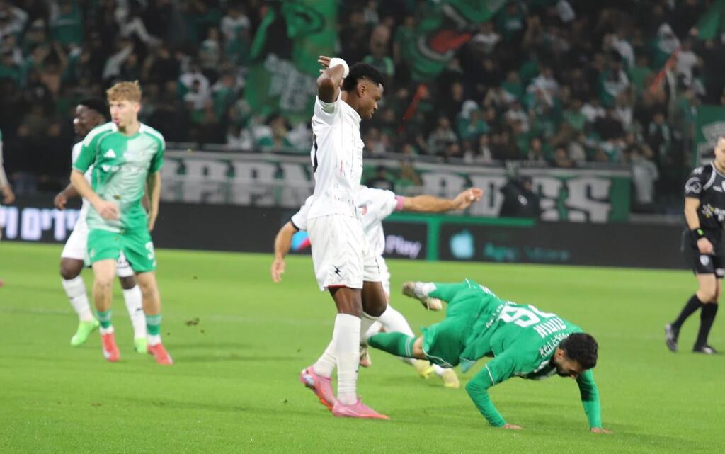 النادي الرياضي كفر قاسم يودّع كأس الدولة بعد الخسارة أمام مكابي حيفا (راديو الناس) النادي الرياضي كفر قاسم يودّع كأس الدولة بعد الخسارة أمام مكابي حيفا