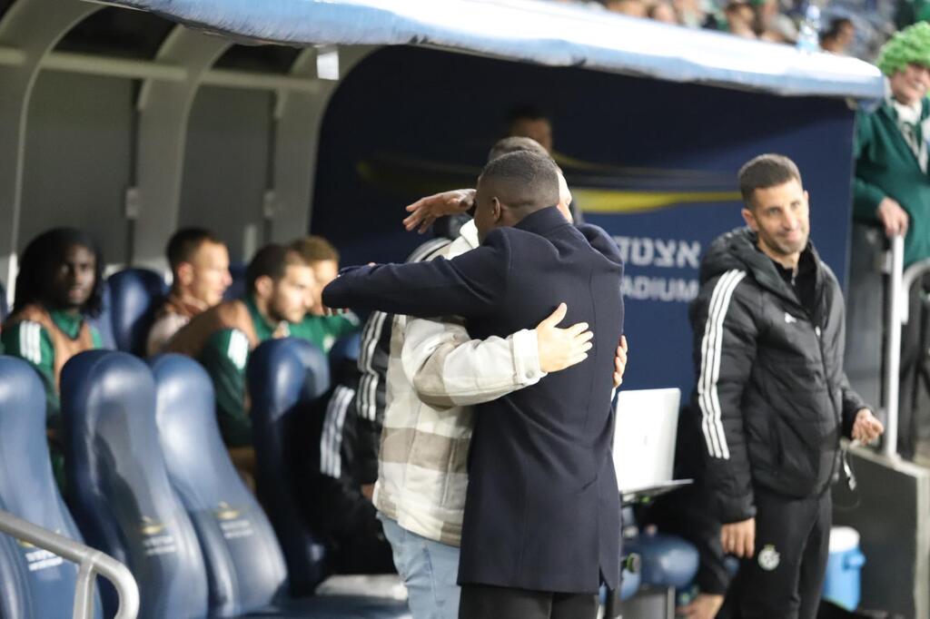 النادي الرياضي كفر قاسم يودّع كأس الدولة بعد الخسارة أمام مكابي حيفا (راديو الناس) النادي الرياضي كفر قاسم يودّع كأس الدولة بعد الخسارة أمام مكابي حيفا