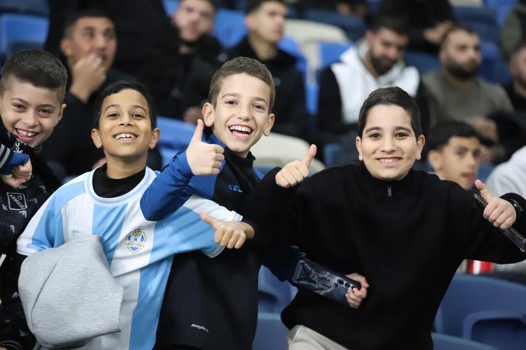 النادي الرياضي كفر قاسم يودّع كأس الدولة بعد الخسارة أمام مكابي حيفا (راديو الناس) النادي الرياضي كفر قاسم يودّع كأس الدولة بعد الخسارة أمام مكابي حيفا