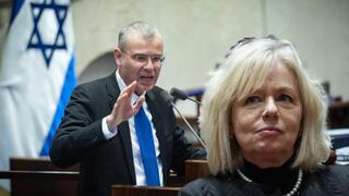 المستشارة القضائية تتهم ليفين بمخالفة القانون ووزير القضاء يردّ: كاذبة