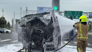 انفجار خزان وقود يتسبب في احتراق مركبة عند مفرق "هكفار هياروك" وإصابة سائقها