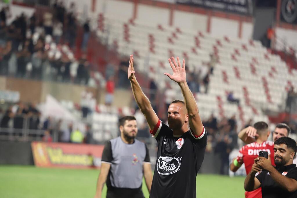 اللاعب اياد أبو عبيد (راديو الناس) اللاعب اياد أبو عبيد