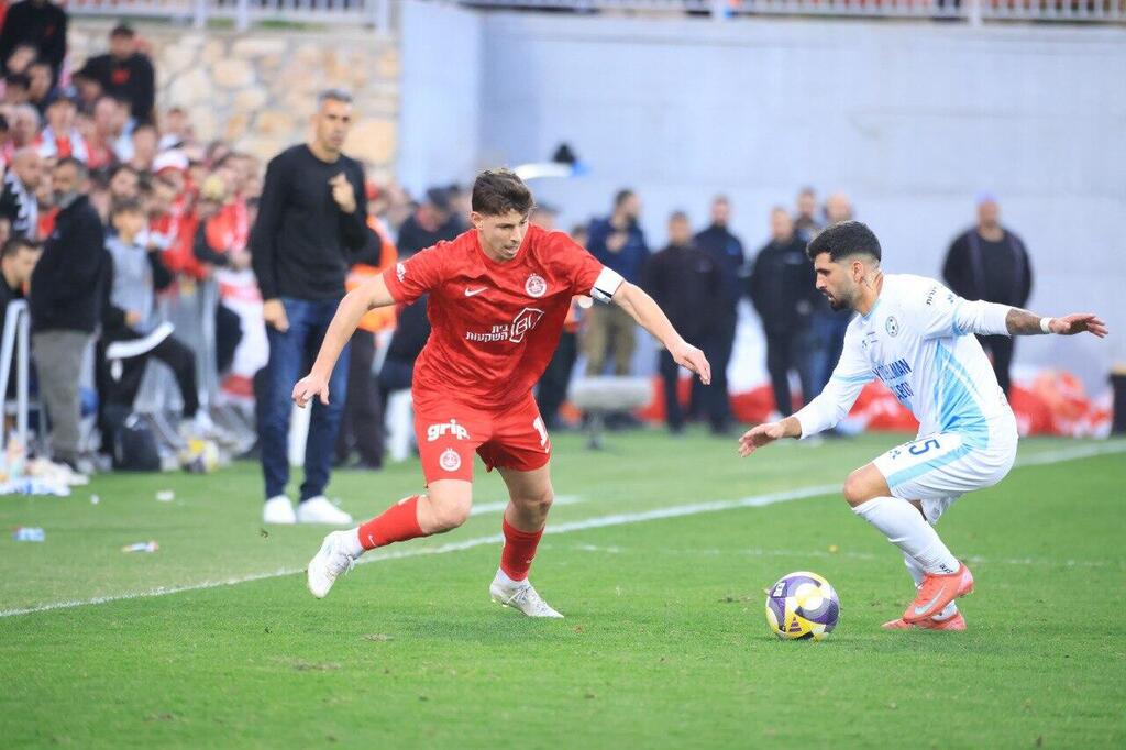 هبوعيل تل أبيب يشعل سباق القمة ويعبر بلدي طبريا بثنائية ثمينة (راديو الناس) هبوعيل تل أبيب يشعل سباق القمة ويعبر بلدي طبريا بثنائية ثمينة