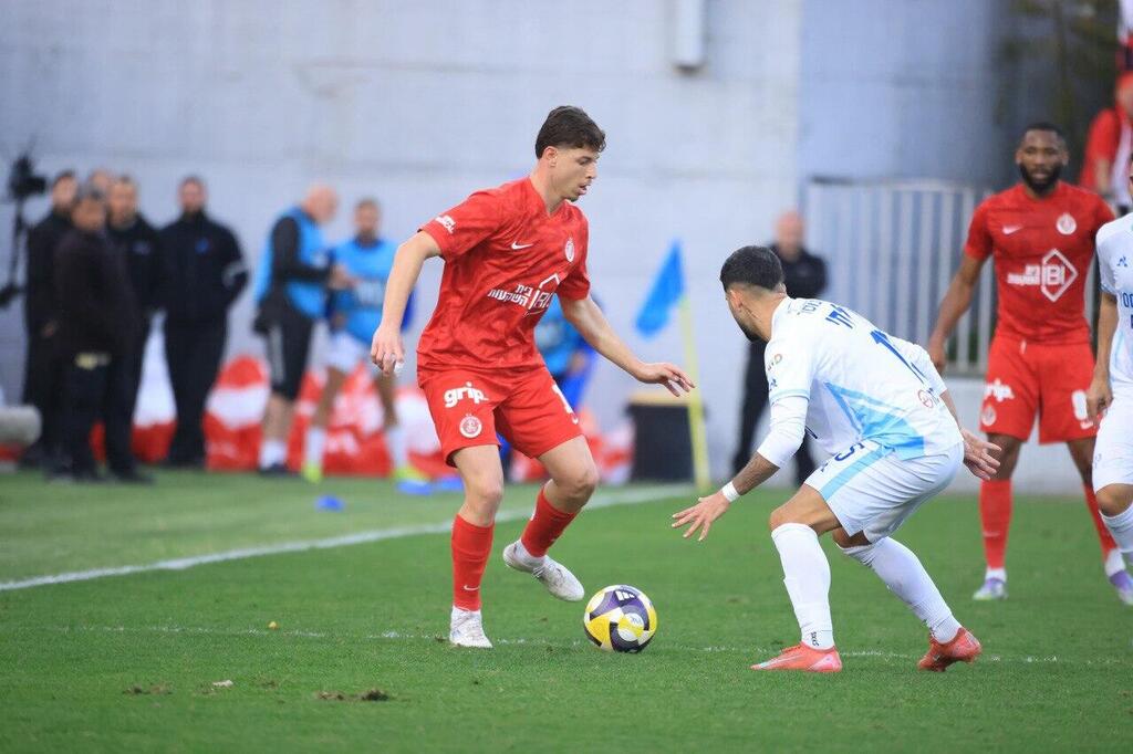 هبوعيل تل أبيب يشعل سباق القمة ويعبر بلدي طبريا بثنائية ثمينة (راديو الناس) هبوعيل تل أبيب يشعل سباق القمة ويعبر بلدي طبريا بثنائية ثمينة