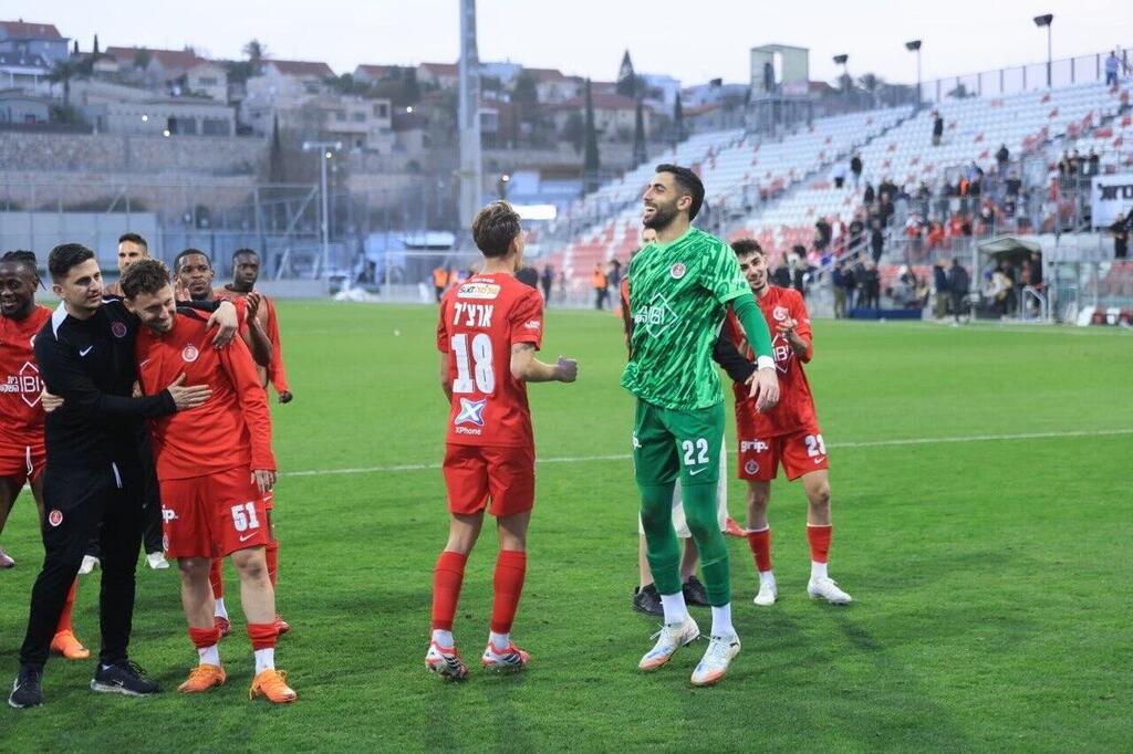 هبوعيل تل أبيب يشعل سباق القمة ويعبر بلدي طبريا بثنائية ثمينة (راديو الناس) هبوعيل تل أبيب يشعل سباق القمة ويعبر بلدي طبريا بثنائية ثمينة