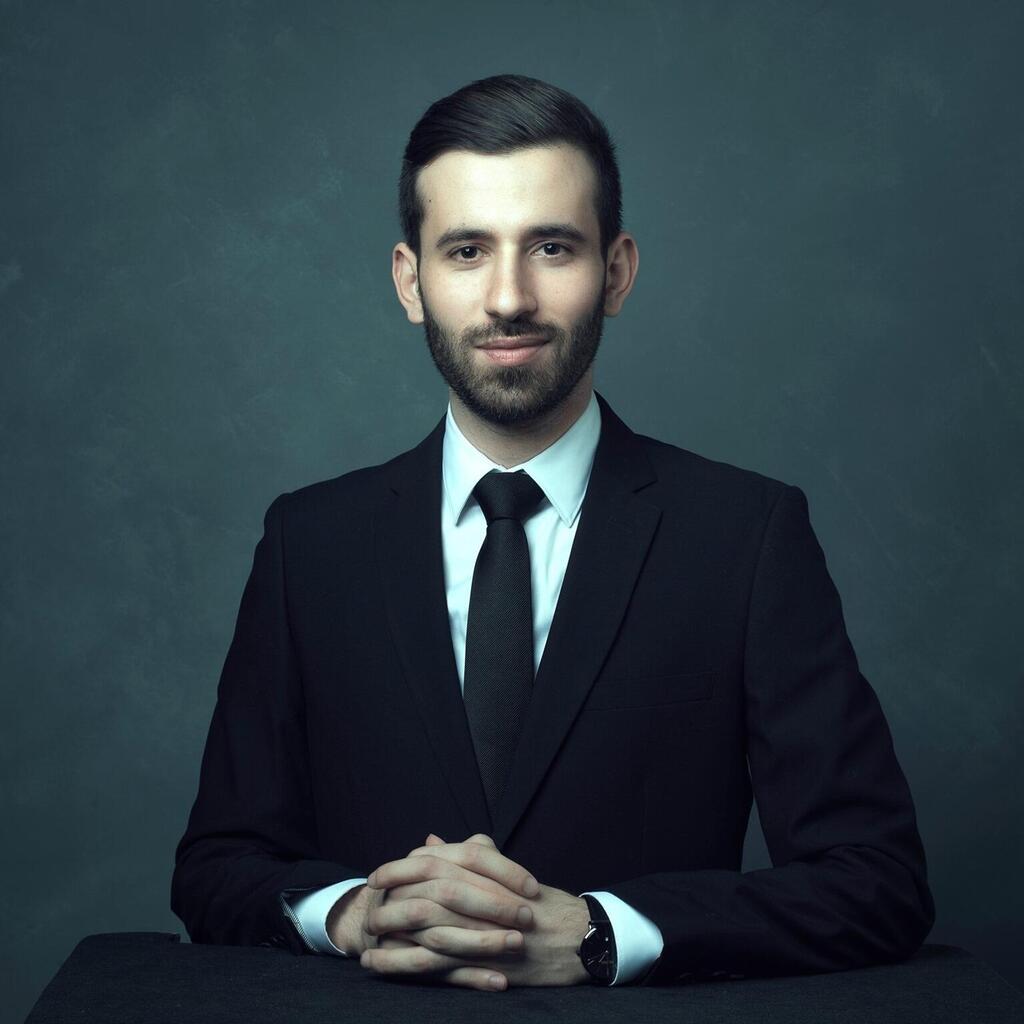 المحامي غازي عواد، المستشار القانوني في منظمة الأطباء بمرحلة التخصص "مرشام"