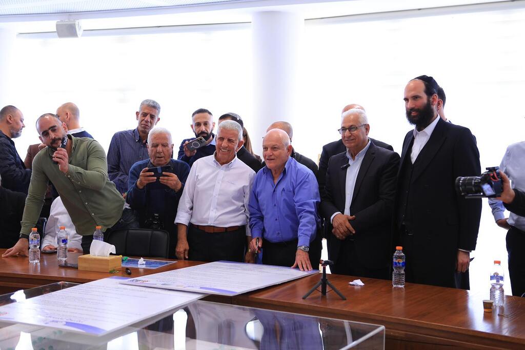 اتفاقية سقف تاريخية في سخنين: 4,660 وحدة سكنية جديدة واستثمار بقيمة 1.5 مليار شيكل لتطوير المدينة