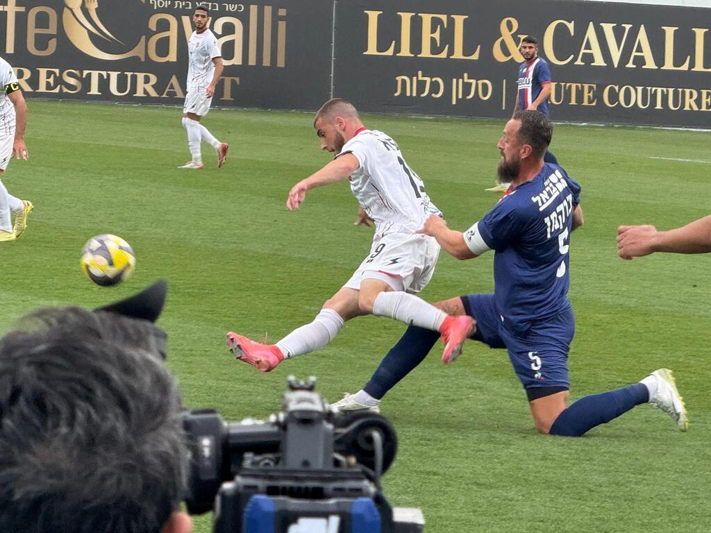 أنس دبور يقود نوف هجليل لريمونتادا مثيرة أمام كفرقاسم (راديو الناس) أنس دبور يقود نوف هجليل لريمونتادا مثيرة أمام كفرقاسم