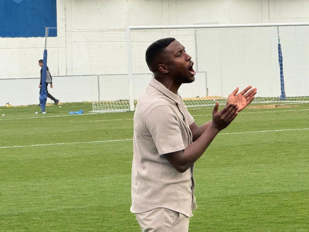 أنس دبور يقود نوف هجليل لريمونتادا مثيرة أمام كفرقاسم (راديو الناس) أنس دبور يقود نوف هجليل لريمونتادا مثيرة أمام كفرقاسم