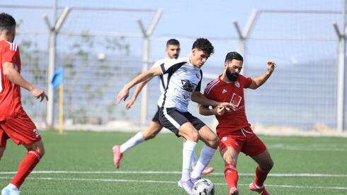 الطيرة يطارد أخاء الناصرة بثلاثية في طمرة 