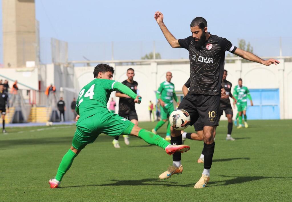 أخاء الناصرة يشعل القمة برباعية مدوية في شباك مجدال هعيمق ويؤكد زعامته للشمالية (راديو الناس) أخاء الناصرة يشعل القمة برباعية مدوية في شباك مجدال هعيمق ويؤكد زعامته للشمالية