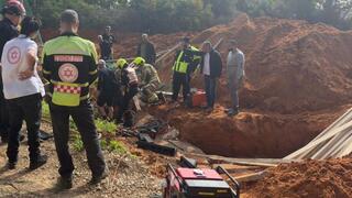 مصرع عامل بعد سقوط جسم ثقيل عليه بورشة عمل وسط البلاد