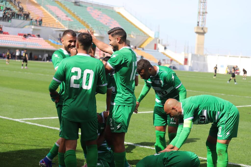 أخاء الناصرة يشعل القمة برباعية مدوية في شباك مجدال هعيمق ويؤكد زعامته للشمالية (راديو الناس) أخاء الناصرة يشعل القمة برباعية مدوية في شباك مجدال هعيمق ويؤكد زعامته للشمالية