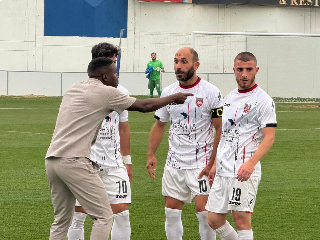 أنس دبور يقود نوف هجليل لريمونتادا مثيرة أمام كفرقاسم (راديو الناس) أنس دبور يقود نوف هجليل لريمونتادا مثيرة أمام كفرقاسم