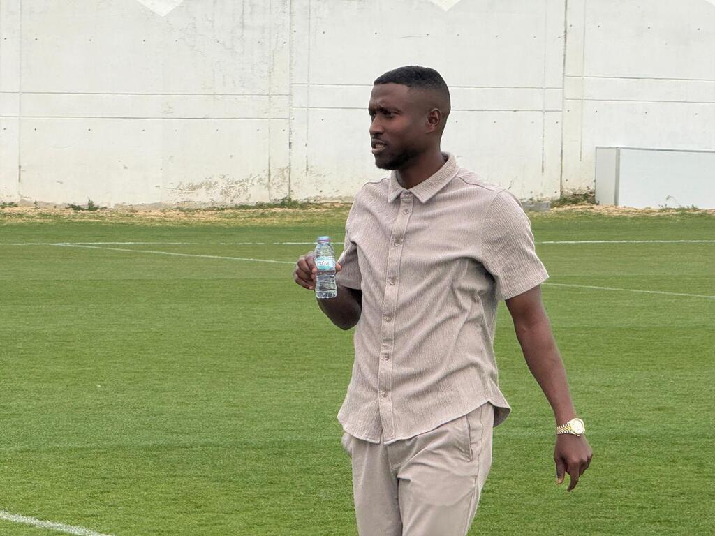 أنس دبور يقود نوف هجليل لريمونتادا مثيرة أمام كفرقاسم (راديو الناس) أنس دبور يقود نوف هجليل لريمونتادا مثيرة أمام كفرقاسم