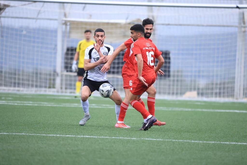 الطيرة يطارد أخاء الناصرة بثلاثية في طمرة (راديو الناس) الطيرة يطارد أخاء الناصرة بثلاثية في طمرة