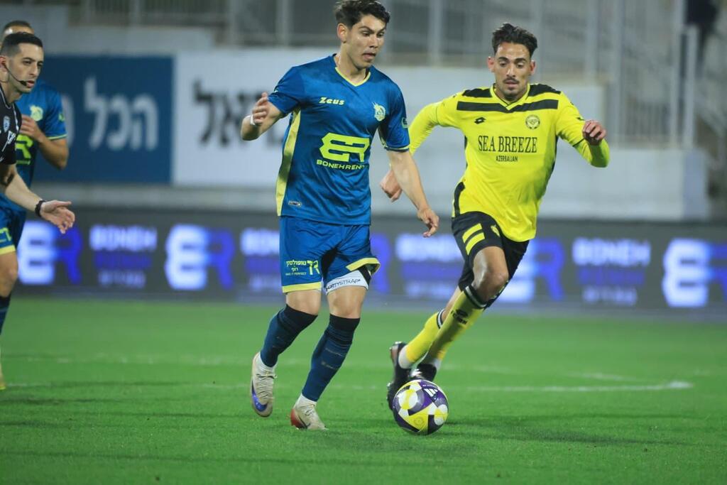 رباعية قاسية تُغرق مكابي الرينة وتُعقّد حسابات البقاء