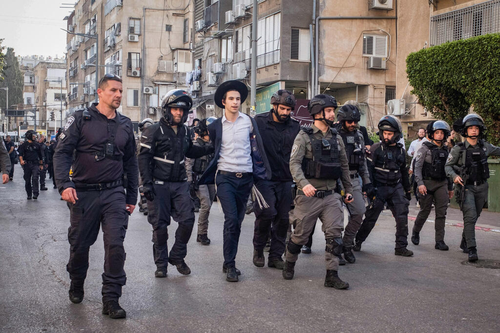 مواجهات بين الحريديين وأفراد الشرطة في بني براك