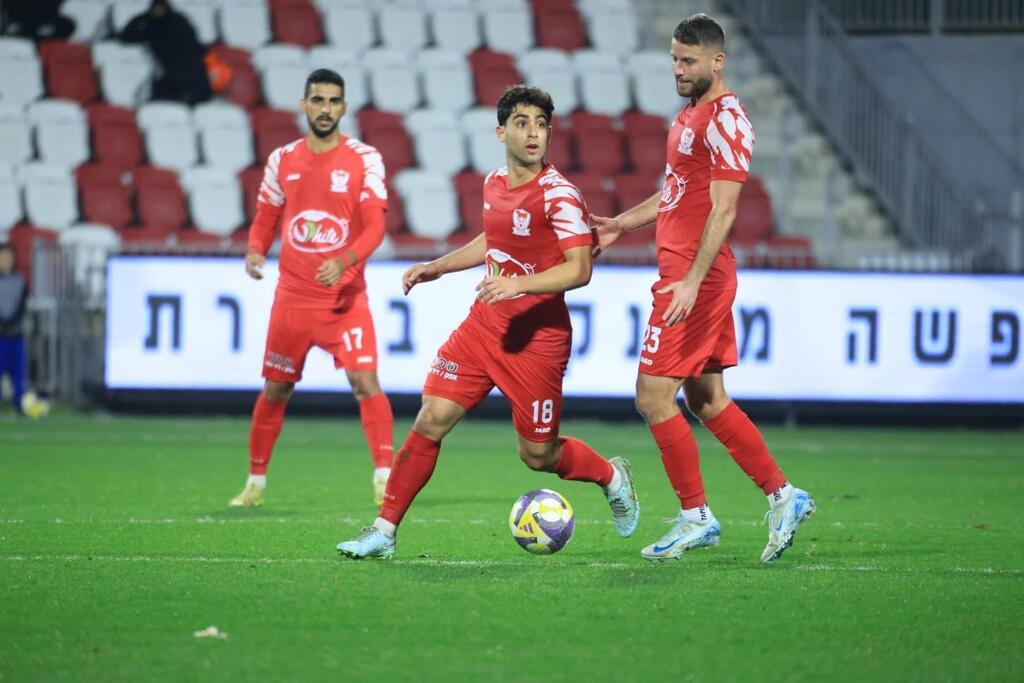 سخنين في اختبار النار أمام مكابي حيفا (تصوير راديو الناس) سخنين في اختبار النار أمام مكابي حيفا