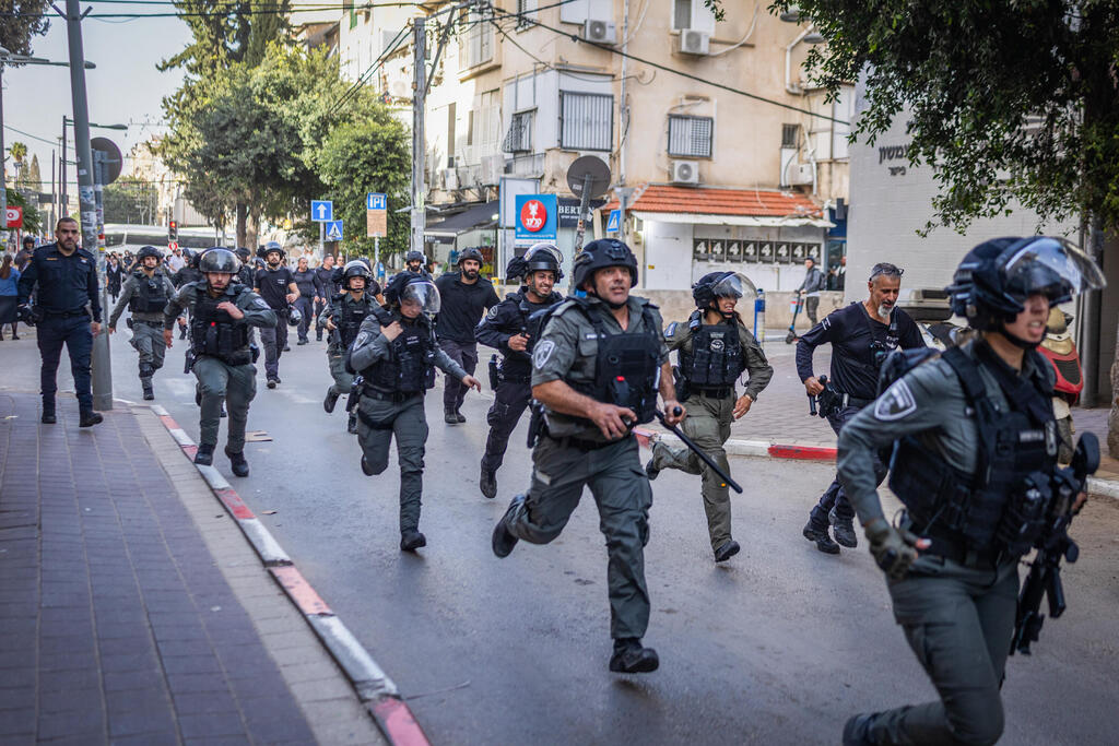 مواجهات بين الحريديين وأفراد الشرطة في بني براك