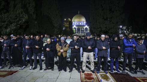 صلاة التراويح الأولى في المسجد الأقصى المبارك