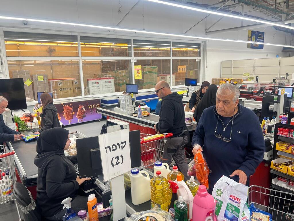 ليالي رمضان تنبض بالحياة في الطيبة والطيرة وقلنسوة