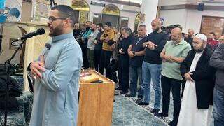 ليالي الطيرة تتلألأ بالإيمان: حضور واسع وأجواء روحانية في صلاة التراويح