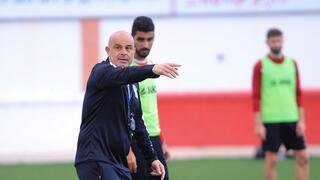 التدريبات في استاد الدوحة بقيادة المدرب الجديد يوسي أبو كسيس