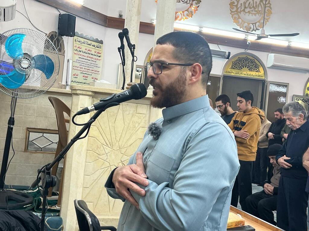 ليالي الطيرة تتلألأ بالإيمان: حضور واسع وأجواء روحانية في صلاة التراويح (راديو الناس) ليالي الطيرة تتلألأ بالإيمان: حضور واسع وأجواء روحانية في صلاة التراويح