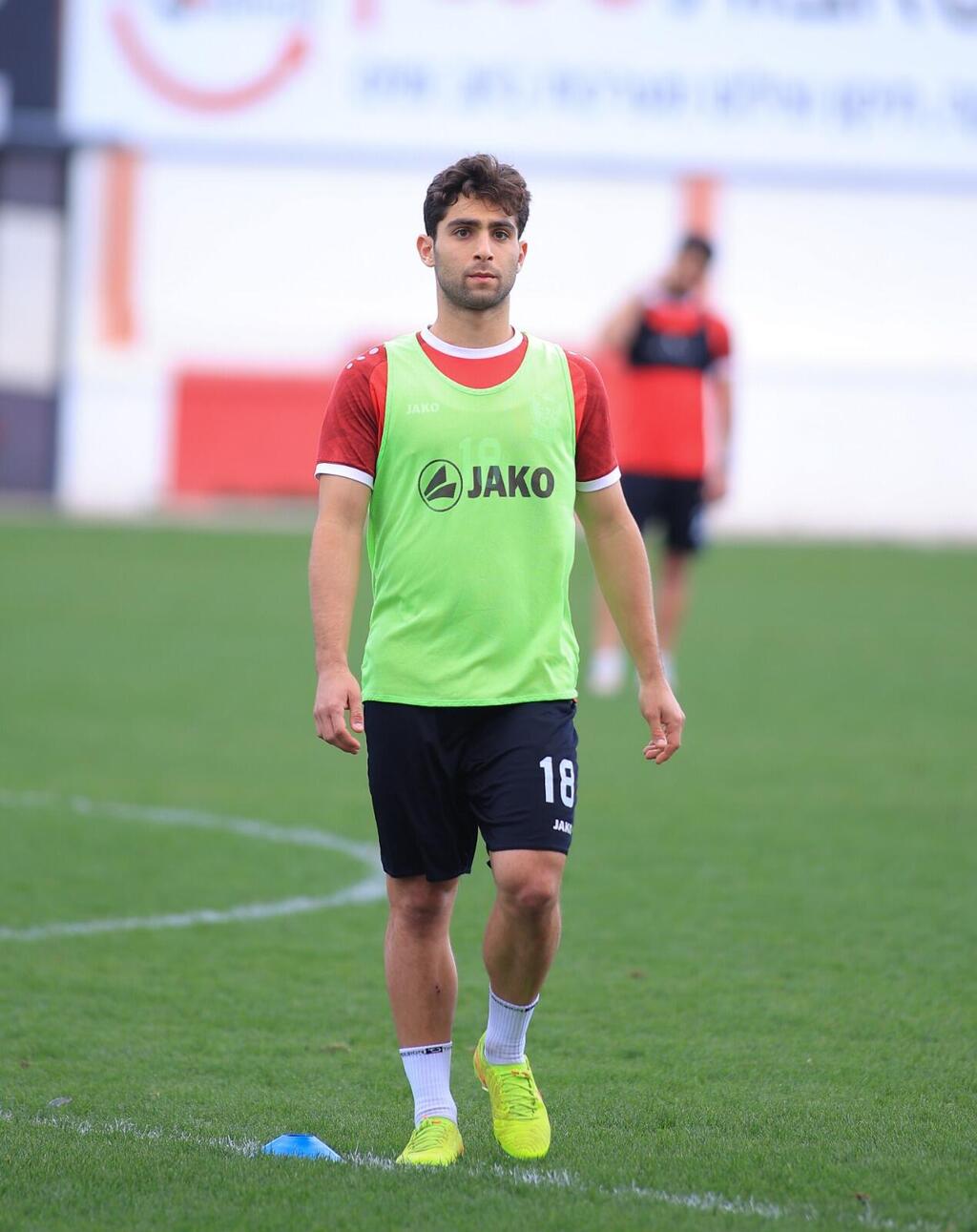 التدريبات في استاد الدوحة بقيادة المدرب الجديد يوسي أبو كسيس