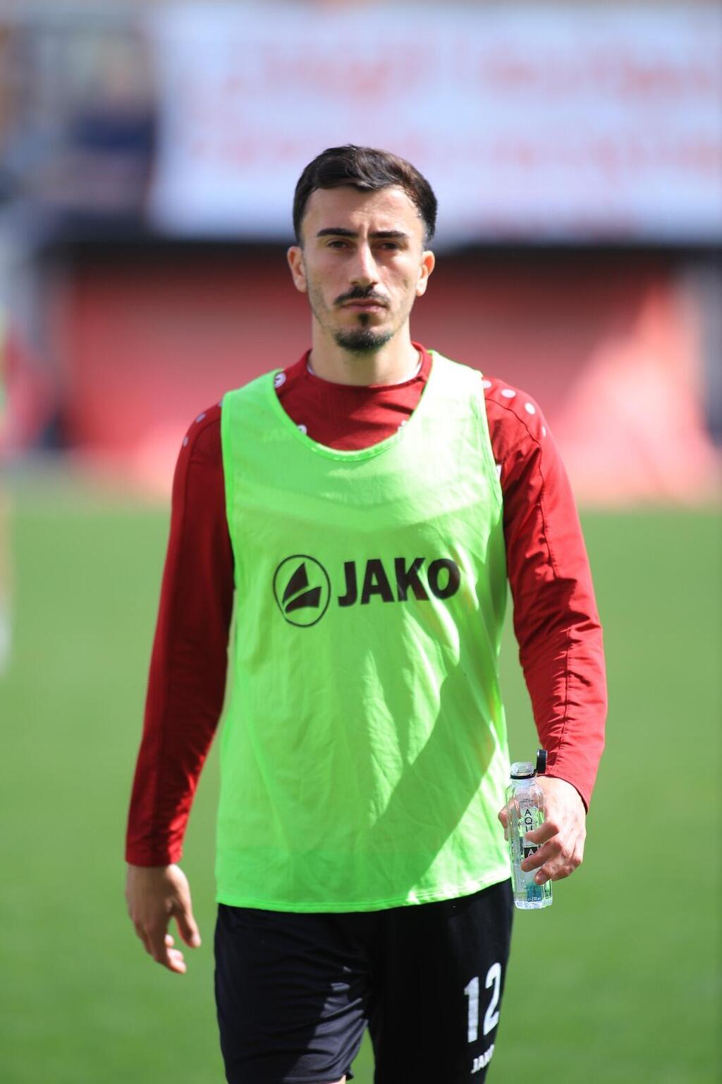 التدريبات في استاد الدوحة بقيادة المدرب الجديد يوسي أبو كسيس