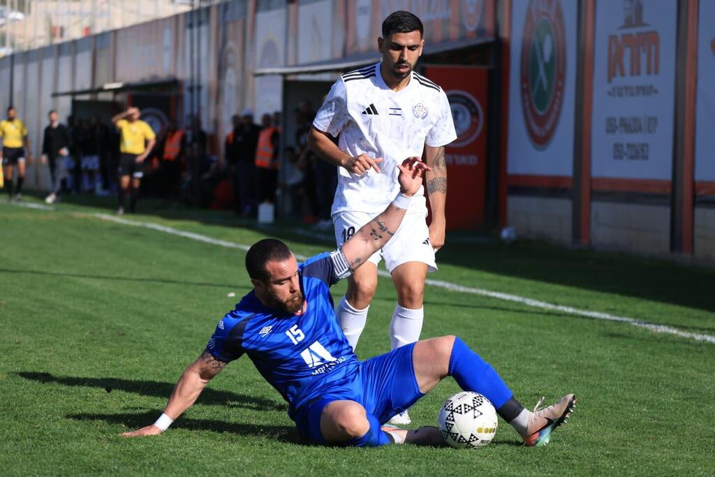 هبوعيل يركا يكتسح مكابي معالوت برباعية (راديو الناس) هبوعيل يركا يكتسح مكابي معالوت برباعية