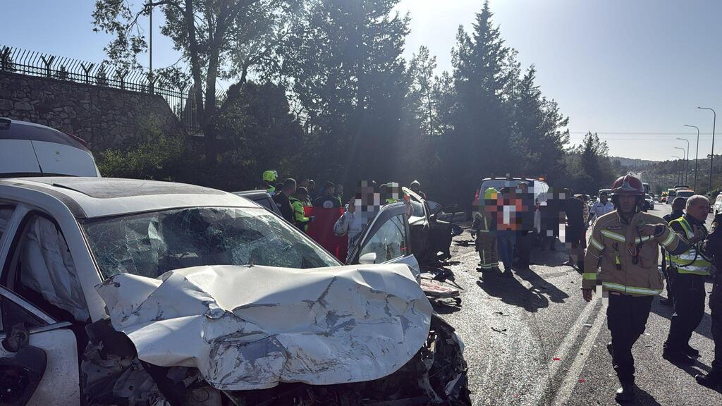 3 قتلى وعدد من المصابين في حادث طرق خطير غربي مدينة سخنين (اسعاف) 3 قتلى وعدد من المصابين في حادث طرق خطير غربي مدينة سخنين