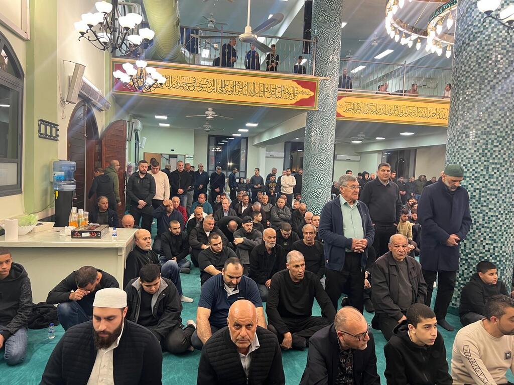 كفرقرع تشهد حضورًا واسعًا في صلاة التراويح بمسجد الحوارنة